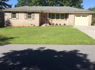 1266 Fort Dr, Hanahan, SC 29410