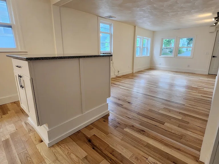 2432 Glenwood Rd — Photo 9