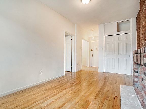 2nd image of 61 W 85th St APT 4A