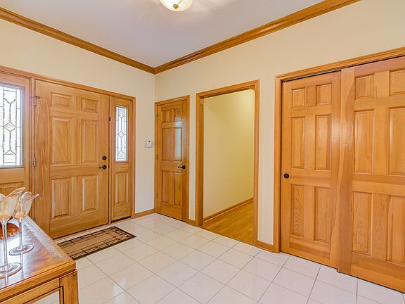 3rd image of 7469 Sauterne Ct
