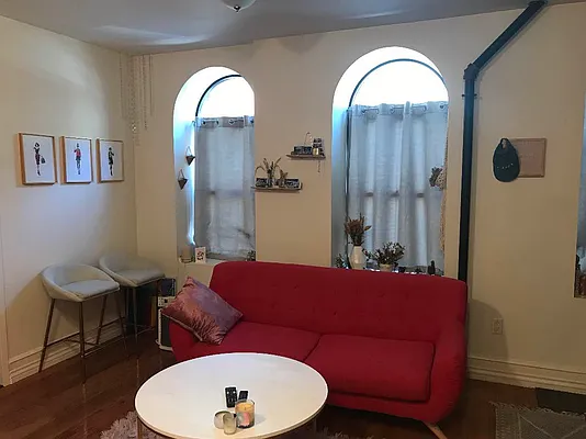 Rented by Geraldine Capasso, LREB | media 35