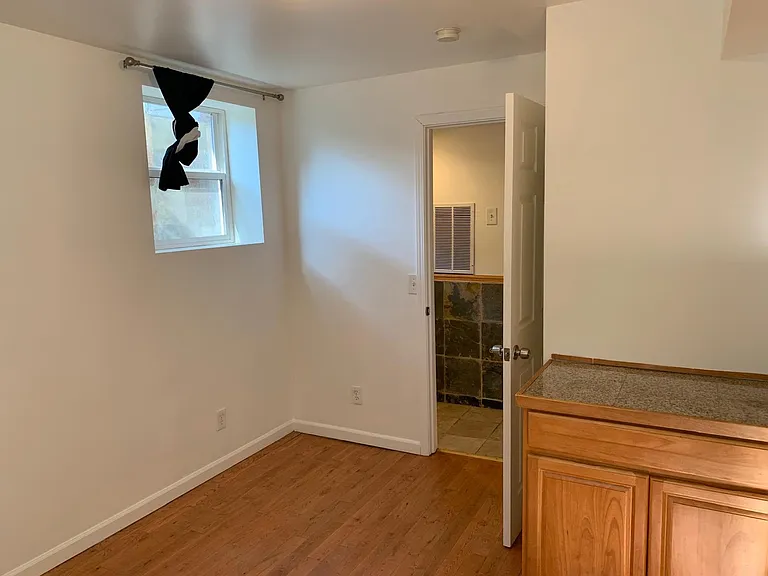 5009 16th Ave NE #8 — Photo 17
