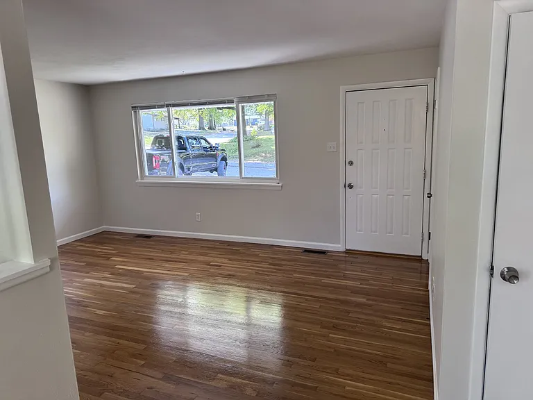 2034 Dawson Dr — Photo 2