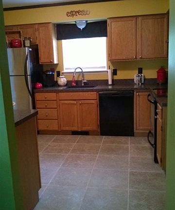 3rd image of 10 Nottingham Dr