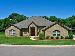 10605 Green Meadows Dr, Edmond, OK 73025