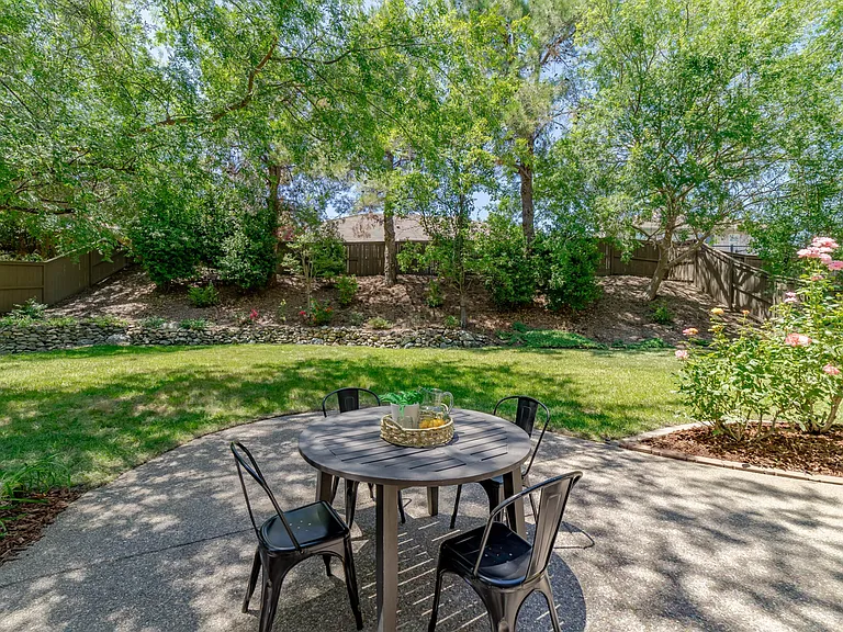 4710 Freno Way — Photo 7