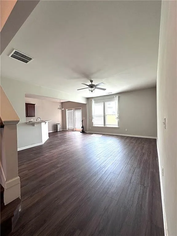 3 bed, 2.5 bath, 1804 sqft, $2,000 — Photo 3