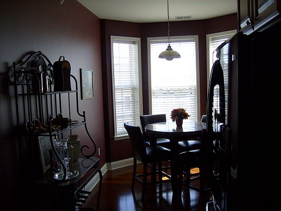 Eat-in nook area