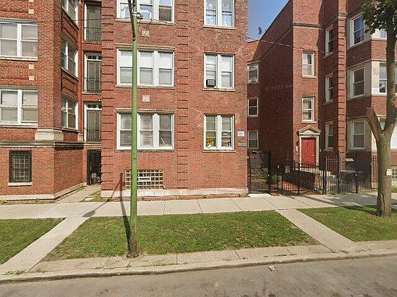 5th image of 7019 S Clyde Ave #F