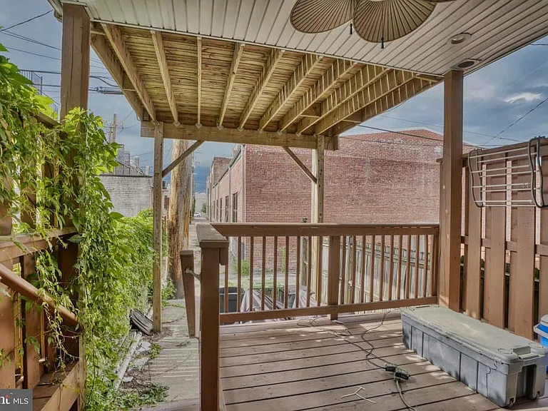 3810 Foster Ave — Photo 30