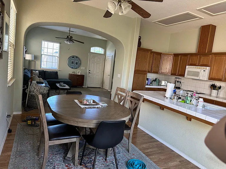 675 W Edinburgh Ln — Photo 7