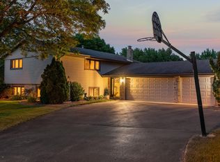 3313 E 126th St, Burnsville, MN 55337