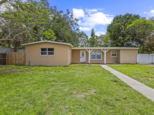 180 SE Serenata Court, Port St Lucie, FL 34983