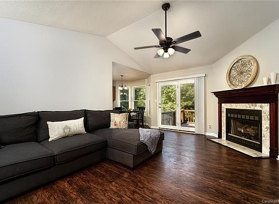 4th image of 1330 Country Hill Dr