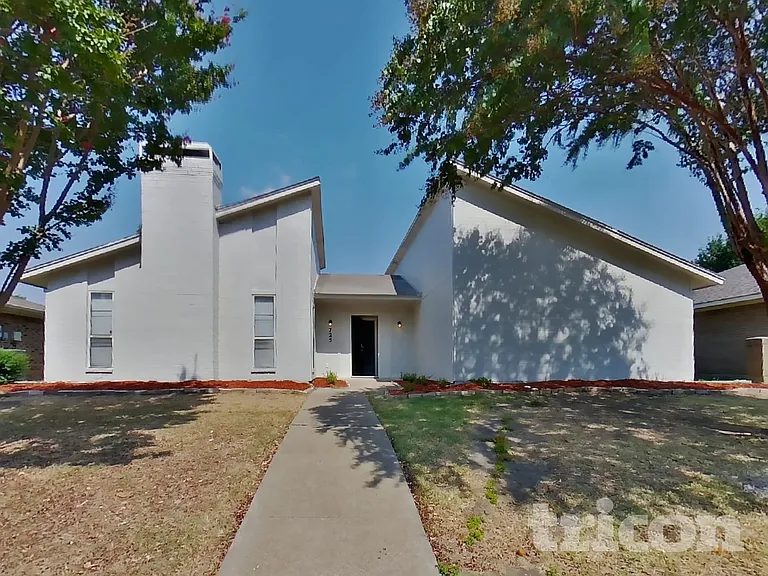 725 Villa Ridge Dr — Photo 2