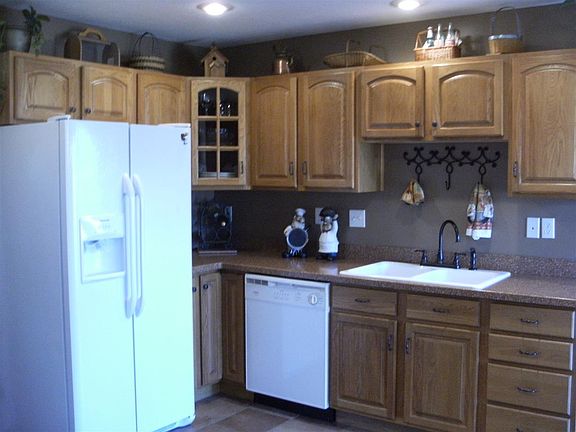 3rd image of 1207 W Wren Cir