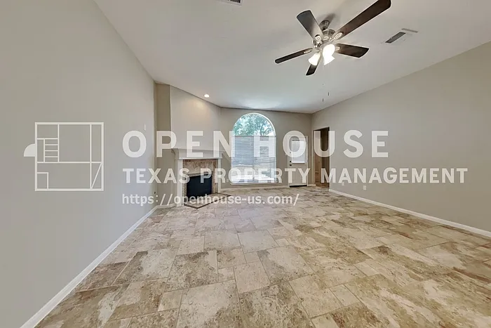 3 bed, 2.0 bath, 2128 sqft, $2,400 — Photo 3