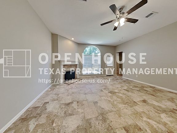 3rd image of 15610 Forest Run Dr