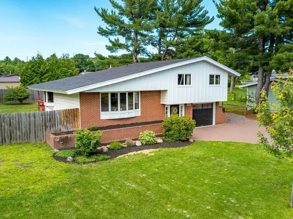 1607 W Quincy St, Hancock, MI 49930