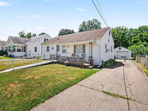 2nd image of 718 N Elm Ave