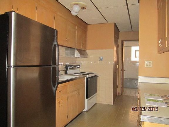 3rd image of 409 Lathrop Ave APT 1D