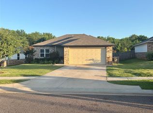 906 Riverrun Dr, Noble, OK 73068