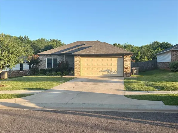 906 Riverrun Dr, Noble, OK 73068