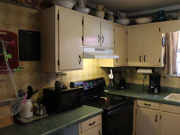 5th image of 2423 Twin Oaks Dr SE