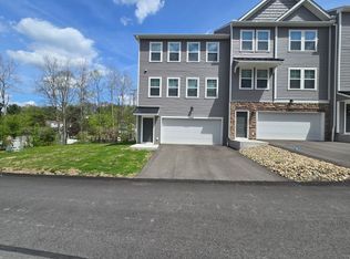 4001 Stefano Dr, Delmont, PA 15626