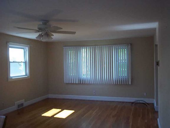 2nd image of 21 Union Ave
