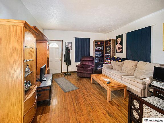 5th image of 1146 New Hampshire St