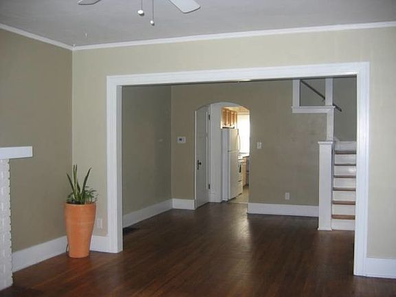 2nd image of 1865 Emerson Ave