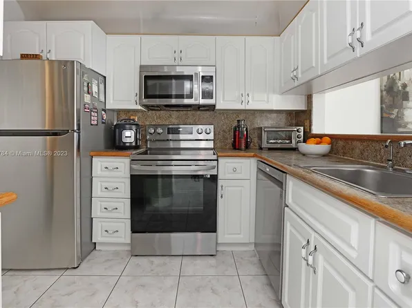 3199 Foxcroft Rd APT 103, Miramar, FL 33025