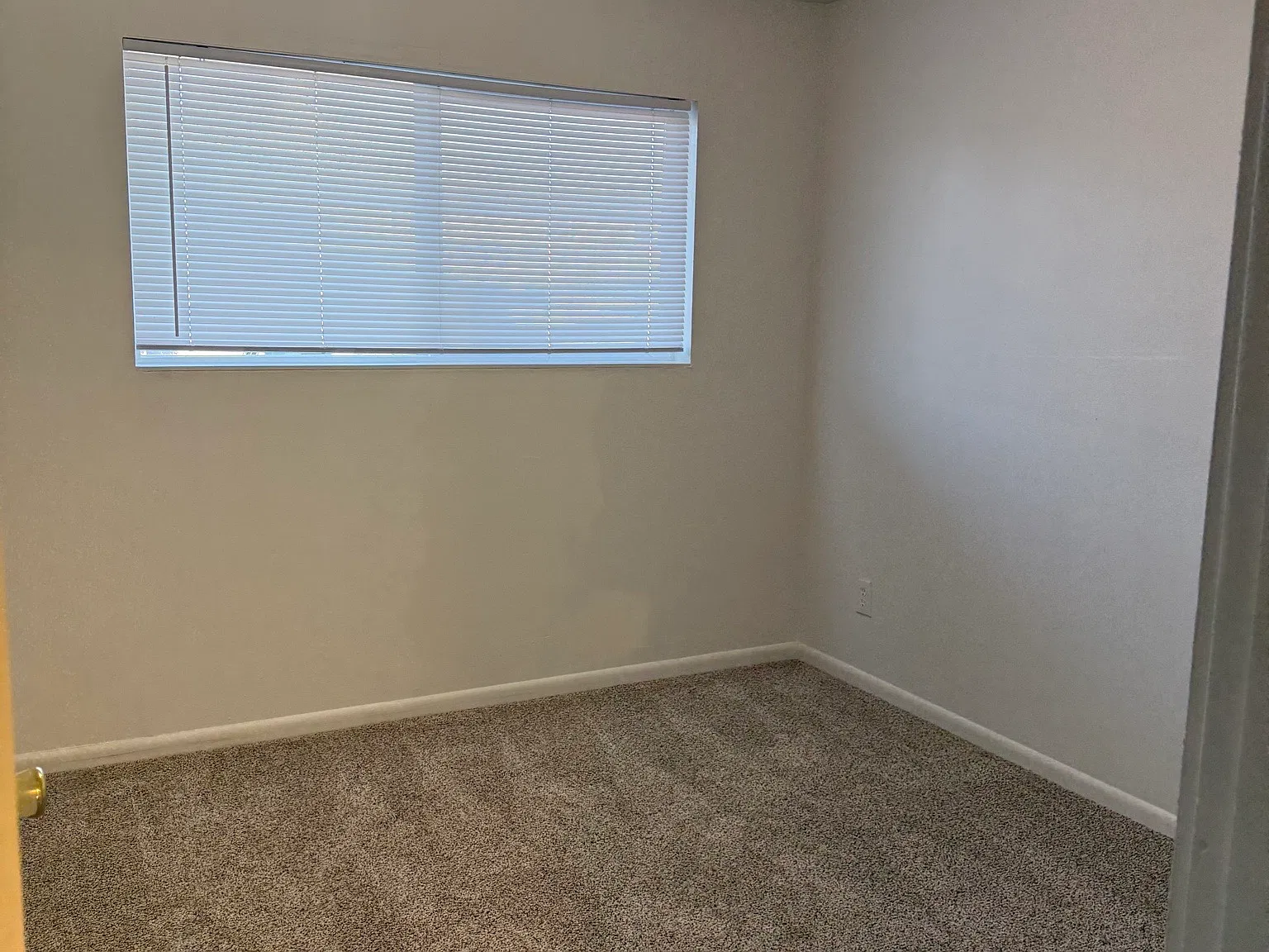 2 bed, 845 sqft, $1,627 — Photo 3