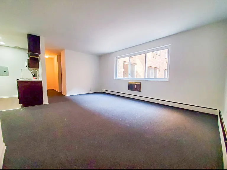 525 W Aldine Ave #304 — Photo 2