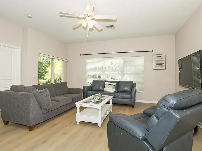649 NE Bent Paddle Ln — Photo 13