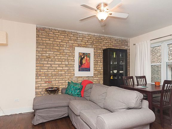 4th image of 937 W Cornelia Ave APT 101