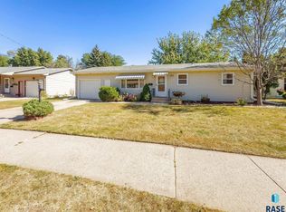 512 S Edward Dr, Sioux Falls, SD 57103