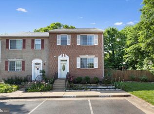 223 Beacon Dr, Sterling, VA 20164