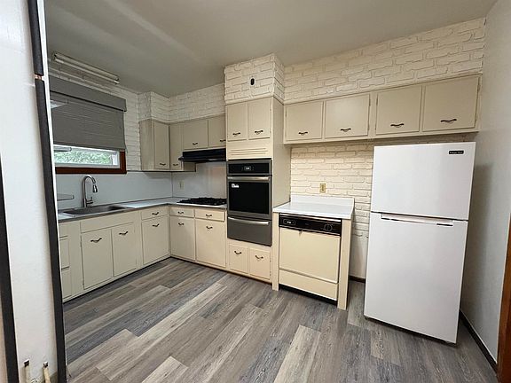3rd image of 55 Wales Ave Floor 1