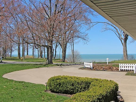 3rd image of 6011 Lake Shore Dr