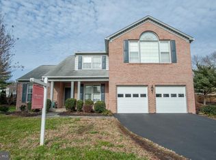 6012 Woodlake Ln, Alexandria, VA 22315
