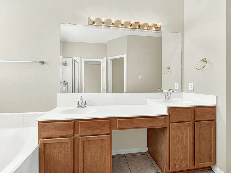 4450 Sharpsburg Dr — Photo 13