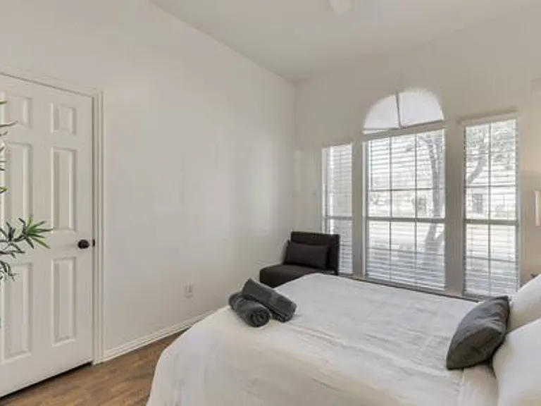 Falcon Ridge Dr — Photo 28