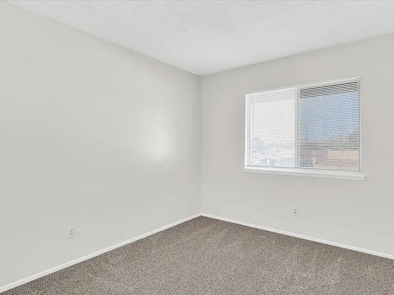 8922 I Ave #2 — Photo 16