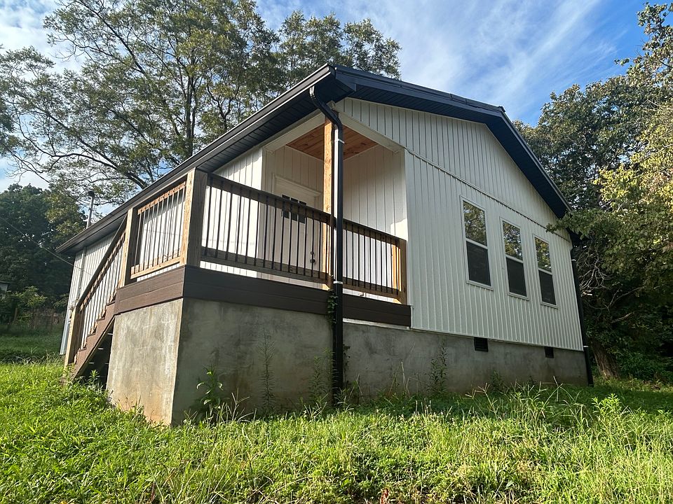 Freshly renovated & move-in ready _ your new home is waiting!