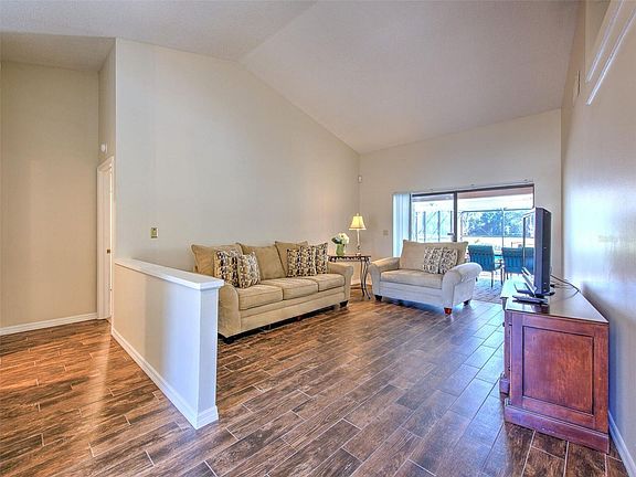 5th image of 1407 Holleman Dr