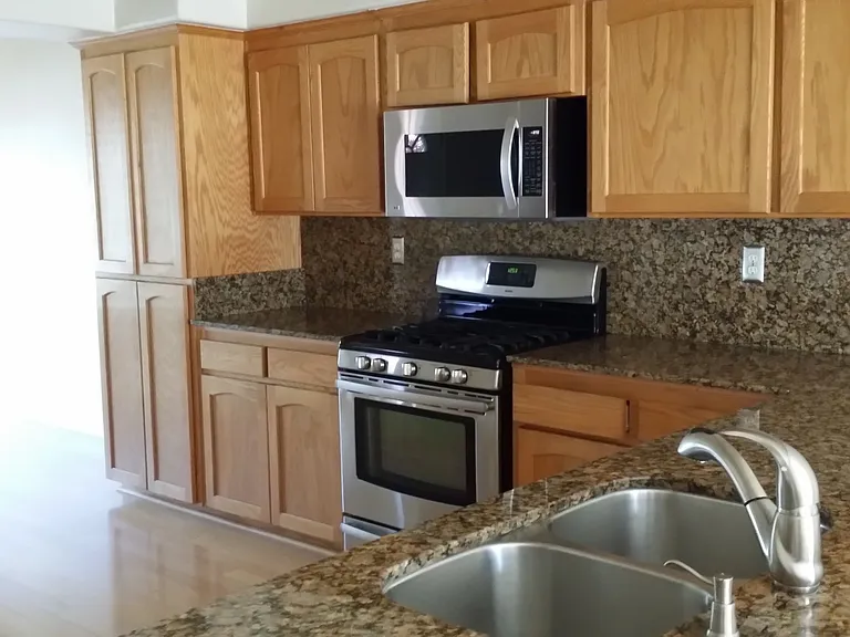 2059 E Lexington Ave — Photo 7