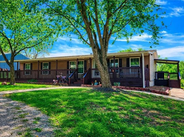 402 W Corrine St, Gallatin, MO 64640
