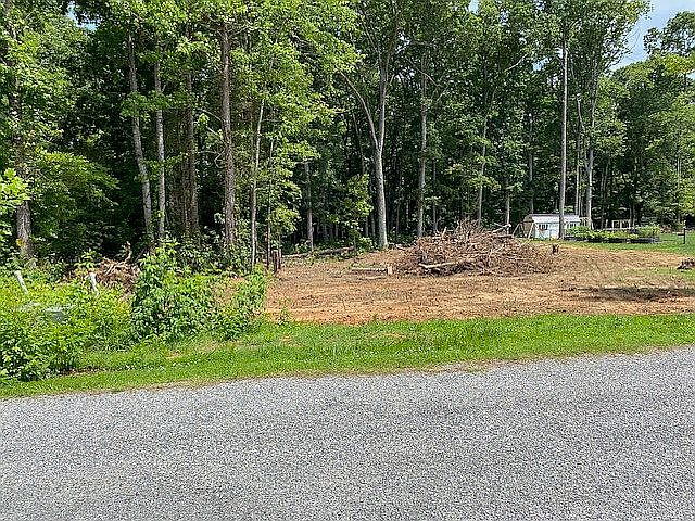 2nd image of 182 Belle Arbor Dr